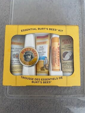 Burt’s Bees Essentials Kit
